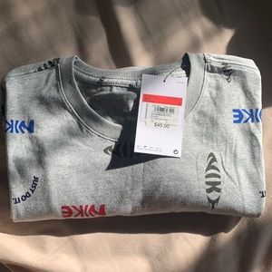 Mens Brand New Nike T-Shirt